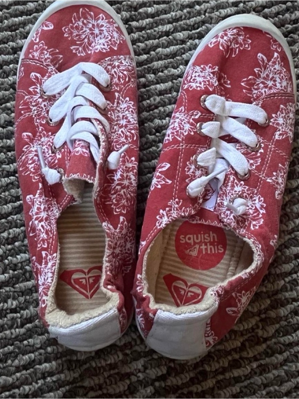 Roxy Pink and Beige Plush-Lined Shoe Interior